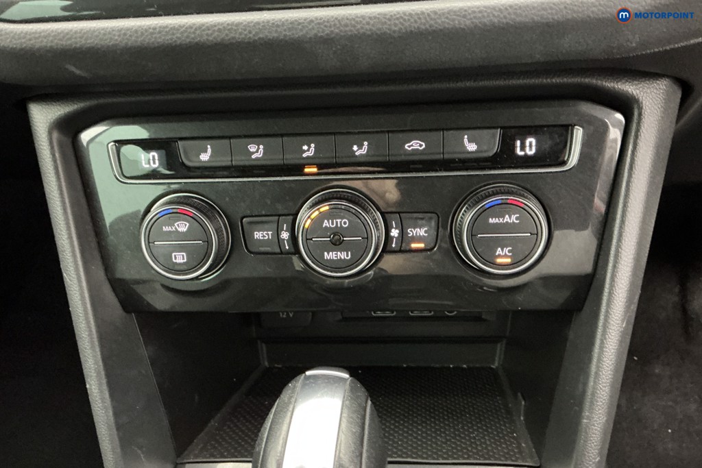 Volkswagen Tiguan R-Line Tech Automatic Petrol SUV - Stock Number (1612136) - 17th supplementary image