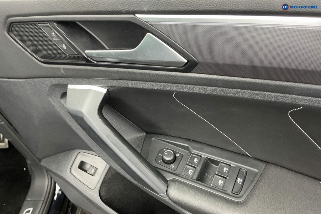 Volkswagen Tiguan R-Line Tech Automatic Petrol SUV - Stock Number (1612136) - 26th supplementary image