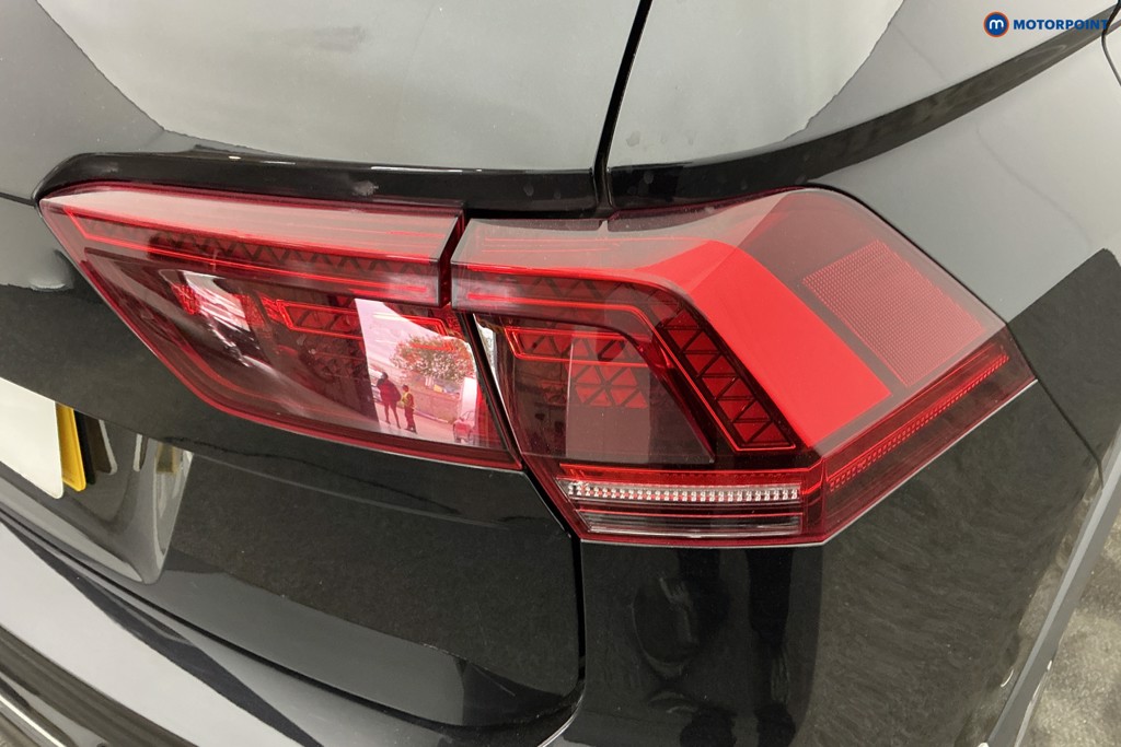 Volkswagen Tiguan R-Line Tech Automatic Petrol SUV - Stock Number (1612136) - 32nd supplementary image