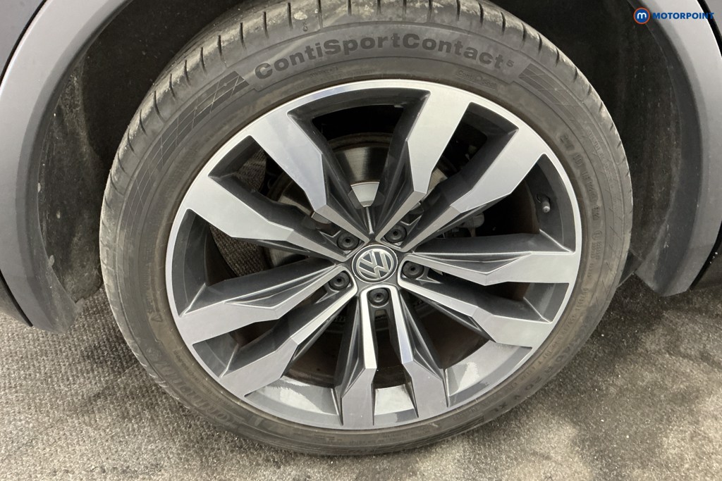 Volkswagen Tiguan R-Line Tech Automatic Petrol SUV - Stock Number (1612136) - 35th supplementary image