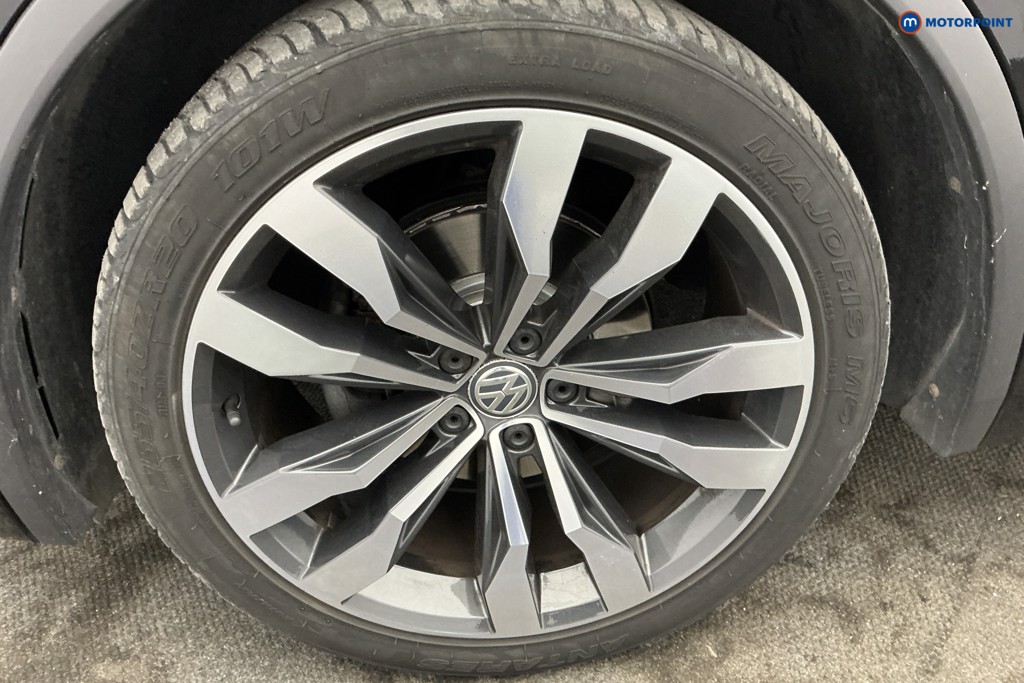 Volkswagen Tiguan R-Line Tech Automatic Petrol SUV - Stock Number (1612136) - 37th supplementary image