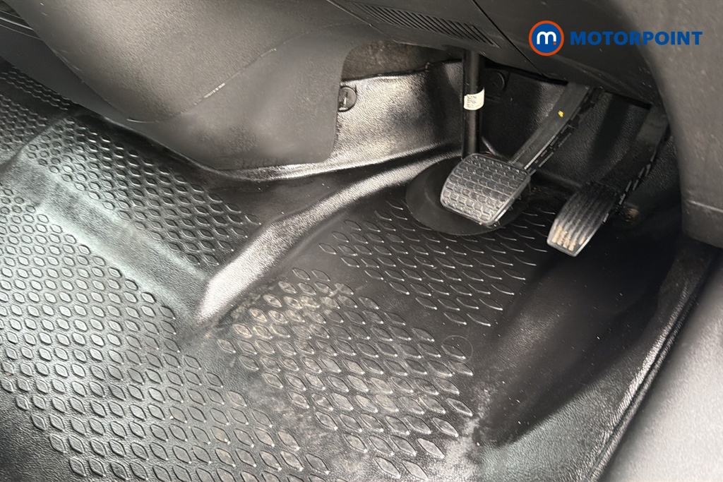 Iveco Daily Business Automatic Diesel High Volume-High Roof Van - Stock Number (1631225) - 24th supplementary image