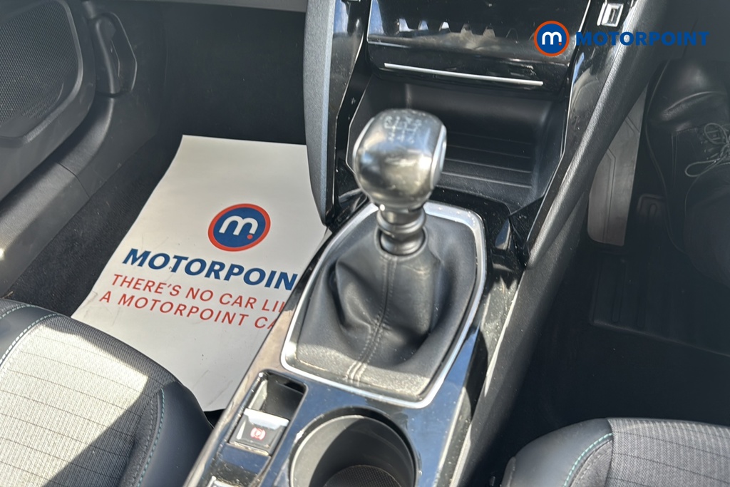 Peugeot 2008 Allure Premium Manual Petrol SUV - Stock Number (1639696) - 15th supplementary image
