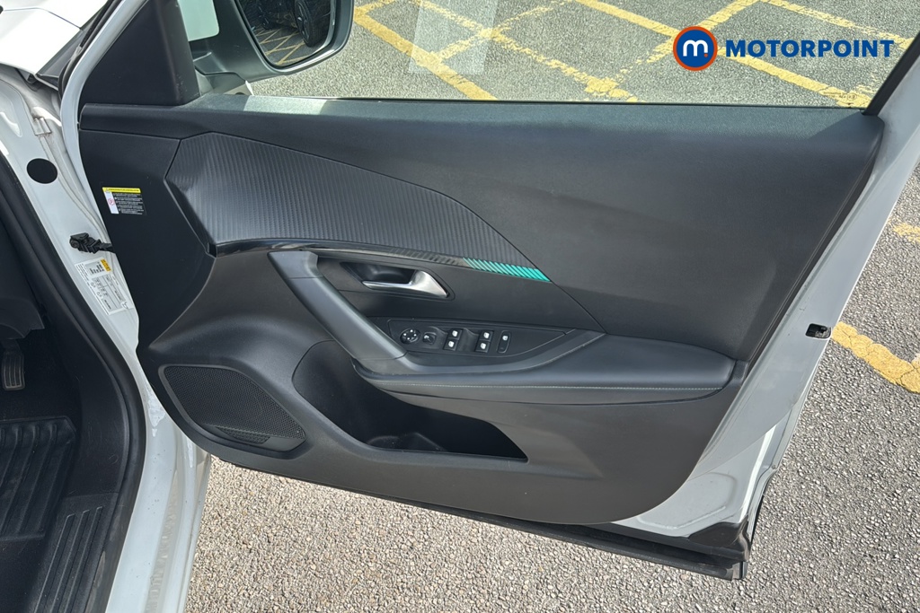 Peugeot 2008 Allure Premium Manual Petrol SUV - Stock Number (1639696) - 18th supplementary image
