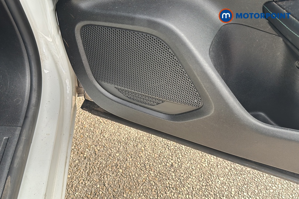 Peugeot 2008 Allure Premium Manual Petrol SUV - Stock Number (1639696) - 21st supplementary image