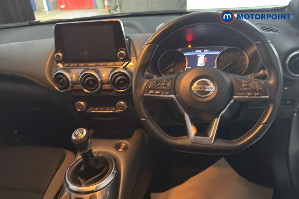 Nissan Juke N-Connecta Manual Petrol SUV - Stock Number (1640963) - 2nd supplementary image