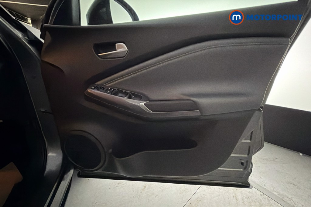 Nissan Juke N-Connecta Manual Petrol SUV - Stock Number (1640963) - 19th supplementary image