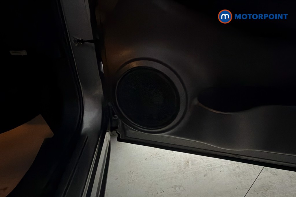 Nissan Juke N-Connecta Manual Petrol SUV - Stock Number (1640963) - 21st supplementary image