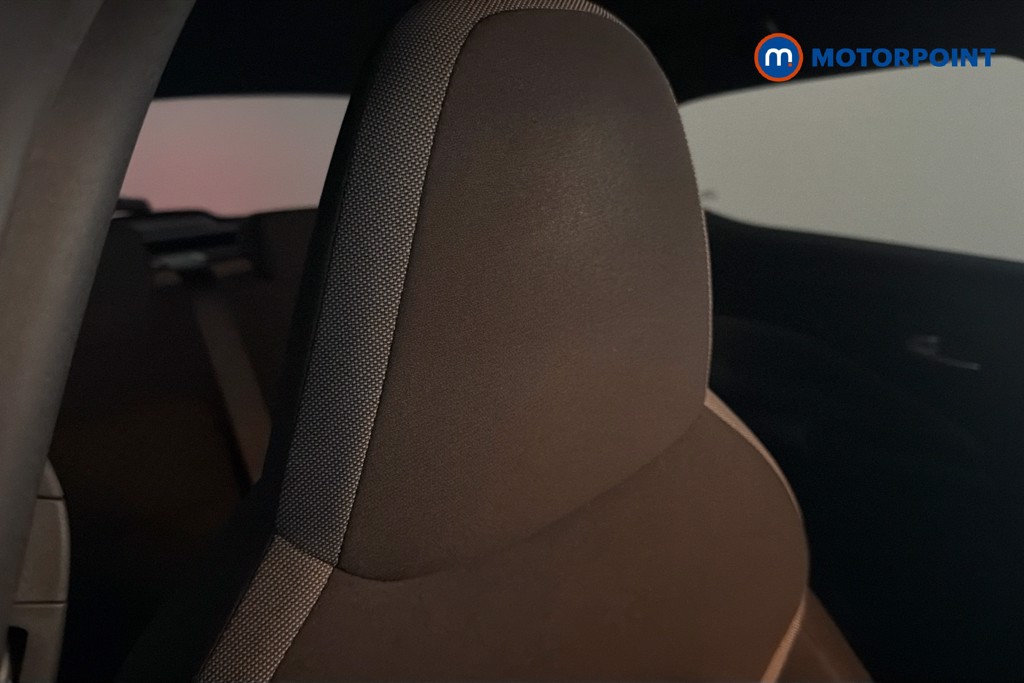 Nissan Juke N-Connecta Manual Petrol SUV - Stock Number (1640963) - 23rd supplementary image