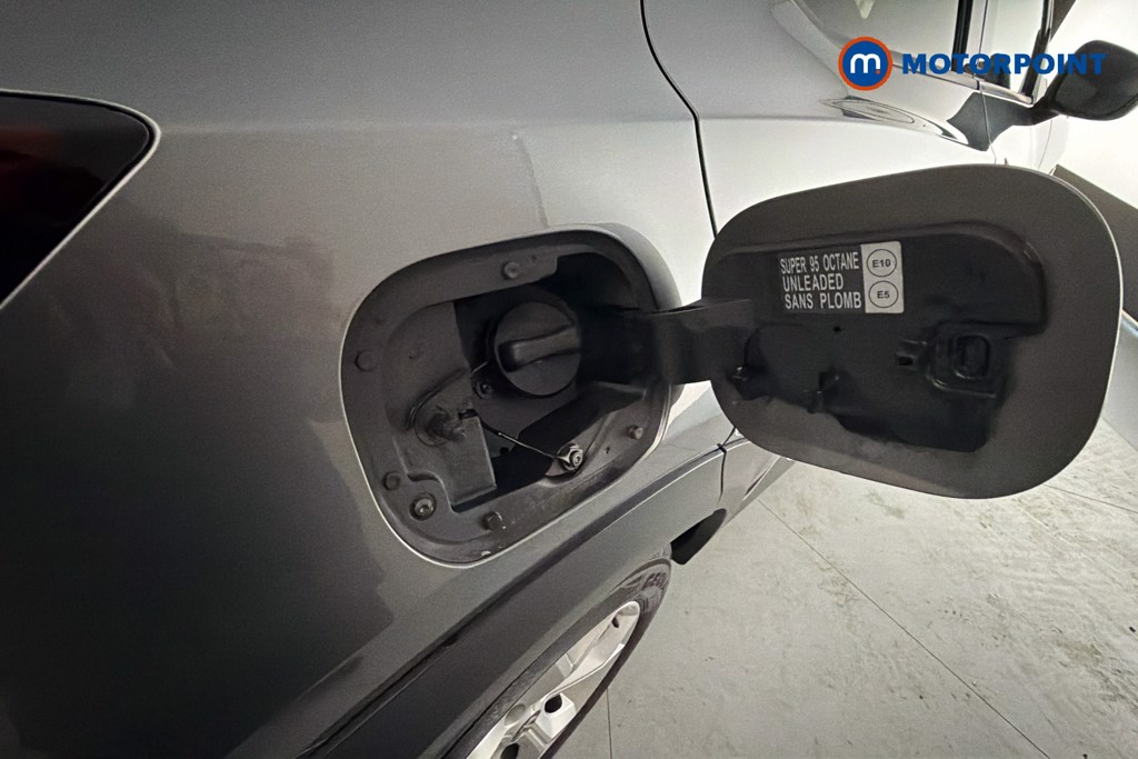 Nissan Juke N-Connecta Manual Petrol SUV - Stock Number (1640963) - 41st supplementary image