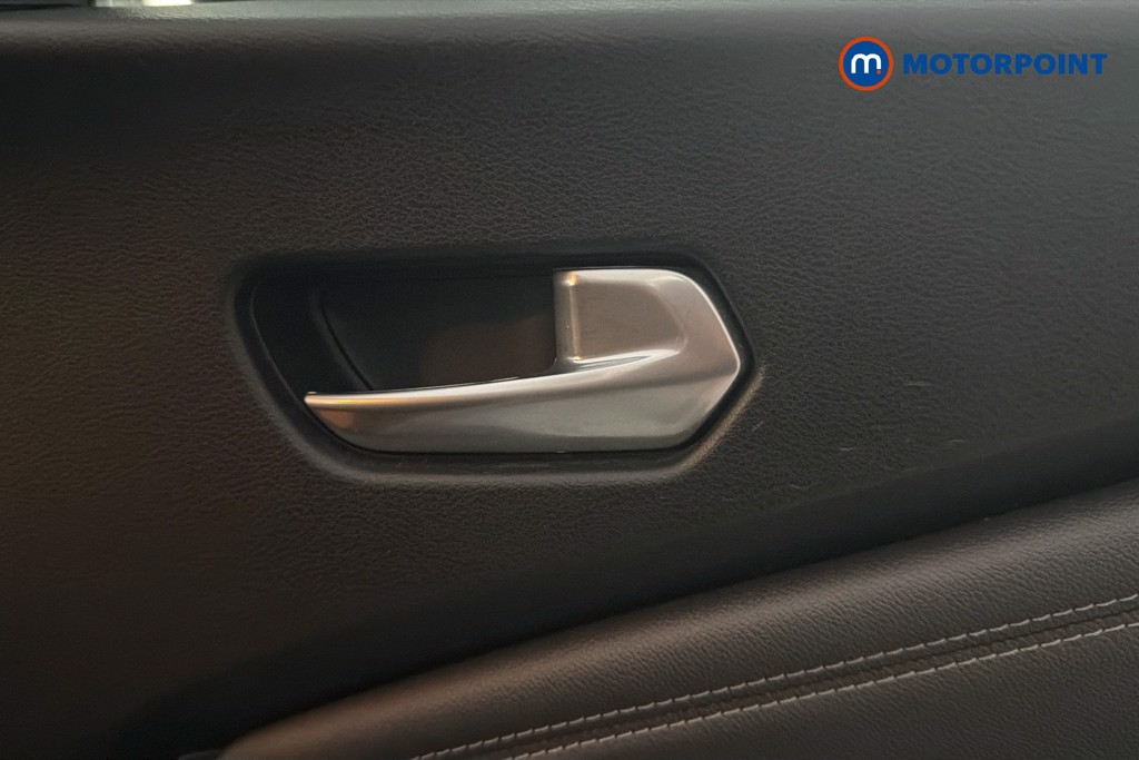 Nissan Juke N-Connecta Manual Petrol SUV - Stock Number (1640963) - 42nd supplementary image