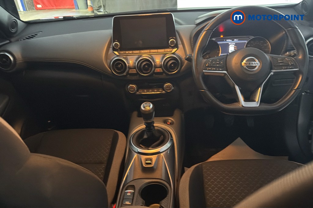 Nissan Juke N-Connecta Manual Petrol SUV - Stock Number (1640963) - 1st supplementary image