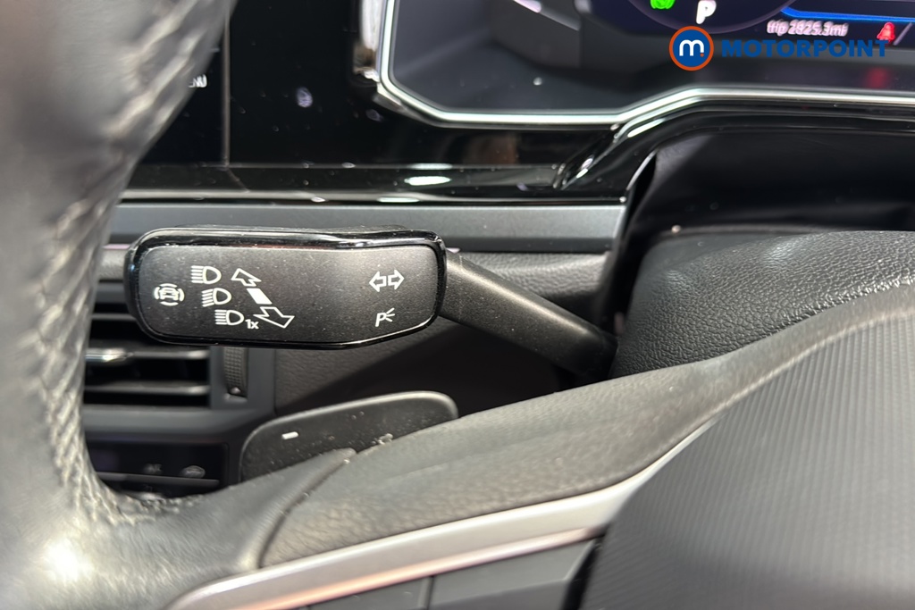Volkswagen Polo R-Line Automatic Petrol Hatchback - Stock Number (1641045) - 5th supplementary image