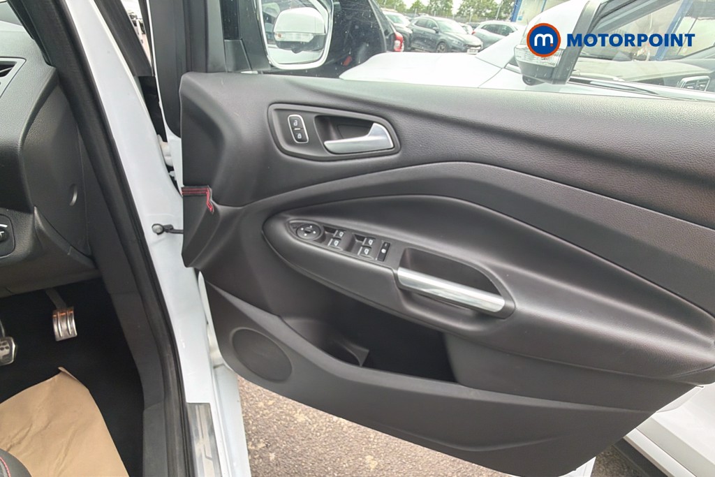Ford Kuga St-Line Edition Manual Petrol SUV - Stock Number (1641428) - 19th supplementary image