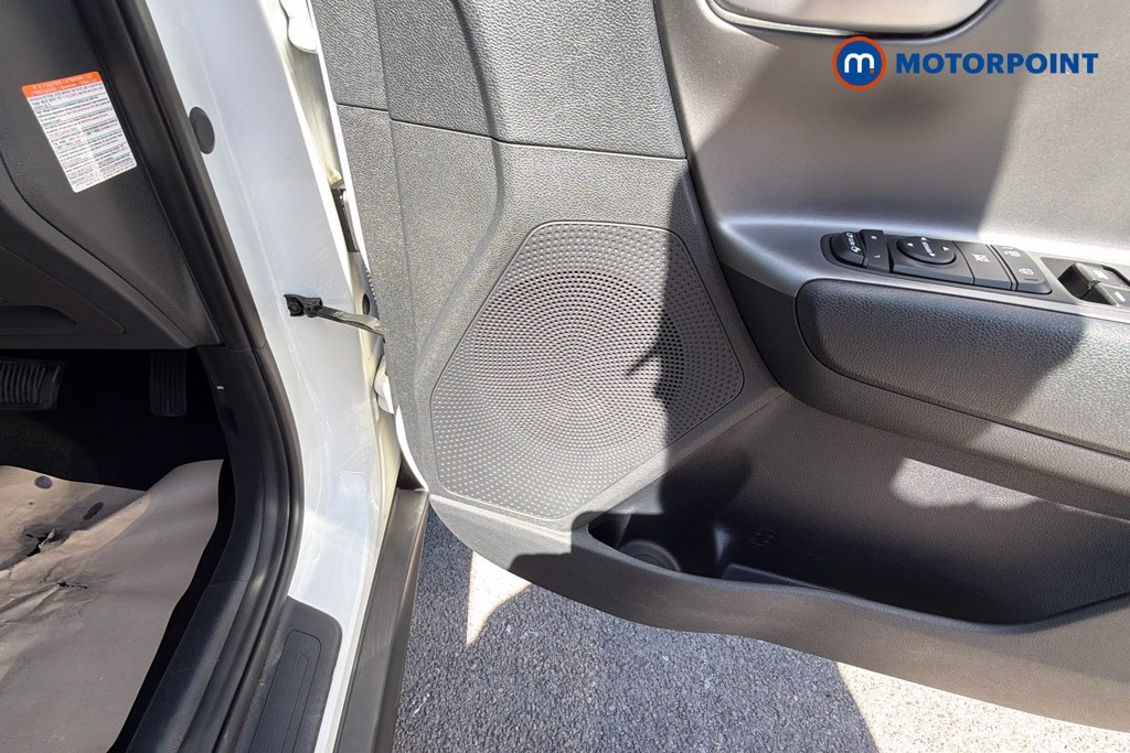 KIA E-Niro Long Range Automatic Electric SUV - Stock Number (1641596) - 21st supplementary image