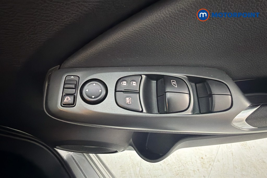 Nissan Juke Acenta Premium Automatic Petrol SUV - Stock Number (1641707) - 20th supplementary image