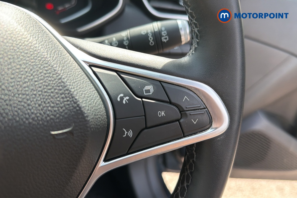 Renault Clio Iconic Automatic Petrol-Electric Hybrid Hatchback - Stock Number (1642621) - 3rd supplementary image