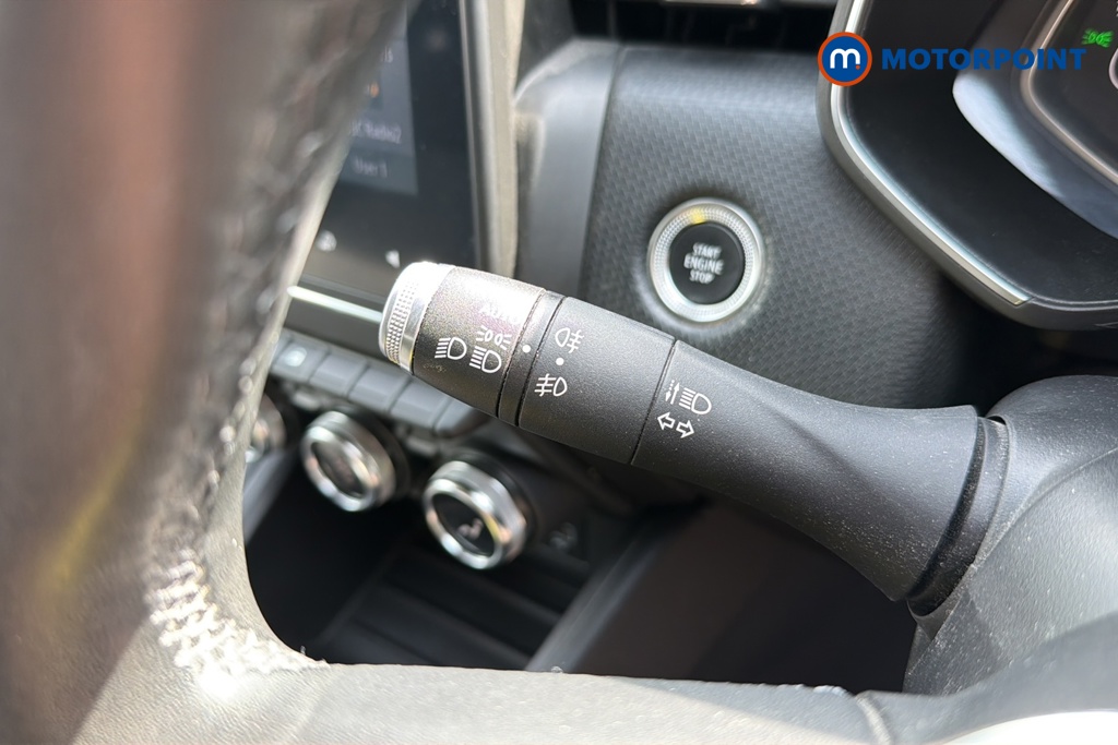 Renault Clio Iconic Automatic Petrol-Electric Hybrid Hatchback - Stock Number (1642621) - 5th supplementary image