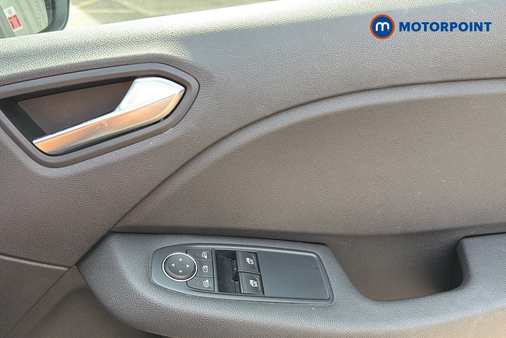 Renault Clio Iconic Automatic Petrol-Electric Hybrid Hatchback - Stock Number (1642621) - 19th supplementary image