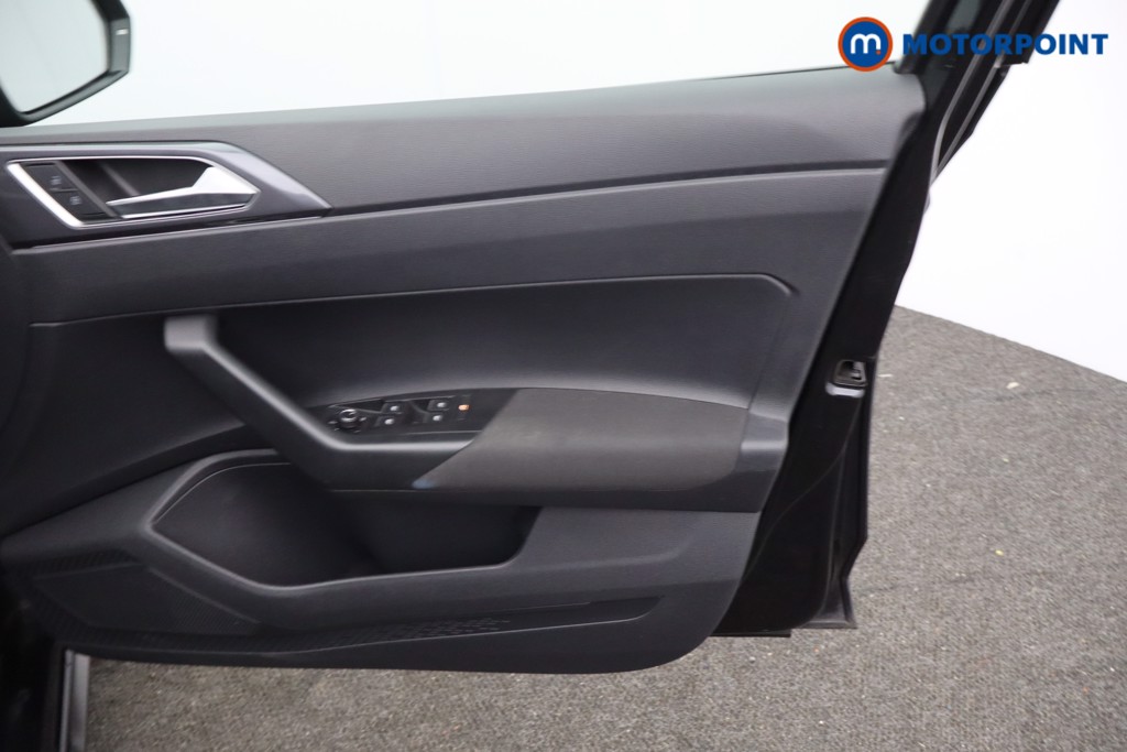 Volkswagen Polo R-Line Automatic Petrol Hatchback - Stock Number (1643303) - 9th supplementary image