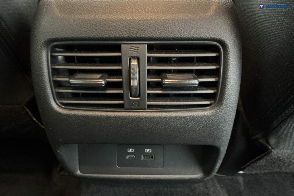 Nissan Qashqai N-Connecta Automatic Petrol-Electric Hybrid SUV - Stock Number (1643762) - 10th supplementary image