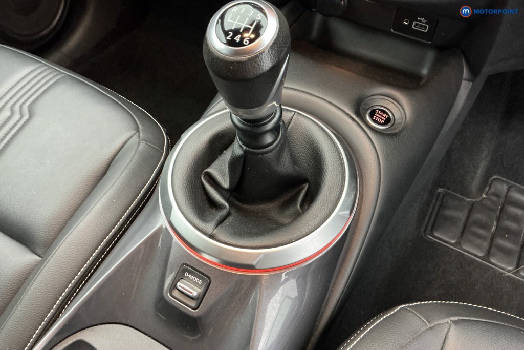 Nissan Juke Tekna Manual Petrol SUV - Stock Number (1643944) - 15th supplementary image
