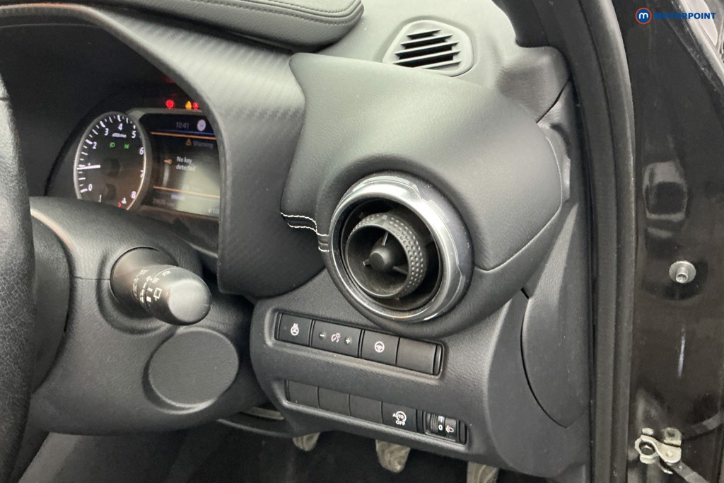 Nissan Juke Tekna Manual Petrol SUV - Stock Number (1643944) - 22nd supplementary image