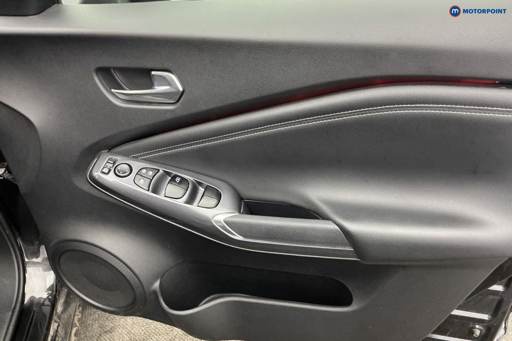 Nissan Juke Tekna Manual Petrol SUV - Stock Number (1643944) - 24th supplementary image
