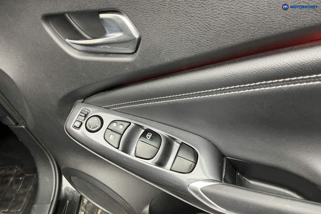 Nissan Juke Tekna Manual Petrol SUV - Stock Number (1643944) - 25th supplementary image