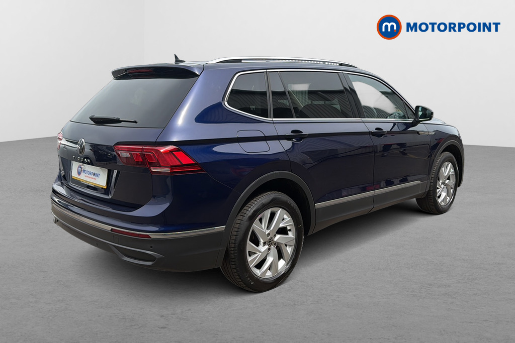 Volkswagen Tiguan Allspace Life Automatic Petrol SUV - Stock Number (1644132) - Passenger side rear corner
