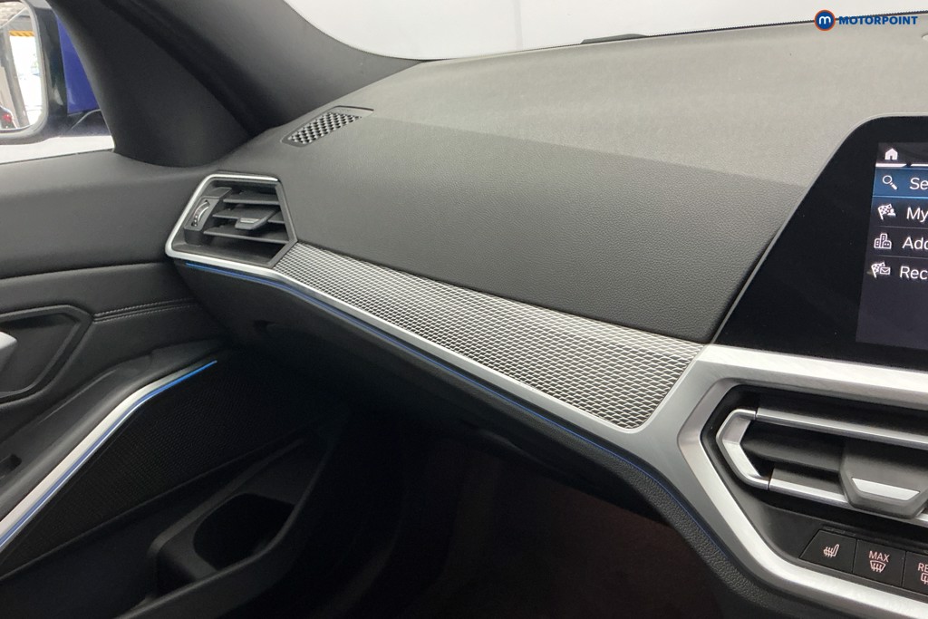 BMW 3 Series M Sport Automatic Petrol Plug-In Hybrid Saloon - Stock Number (1644399) - 17th supplementary image