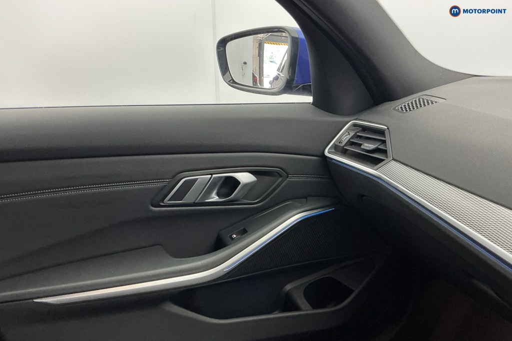 BMW 3 Series M Sport Automatic Petrol Plug-In Hybrid Saloon - Stock Number (1644399) - 18th supplementary image