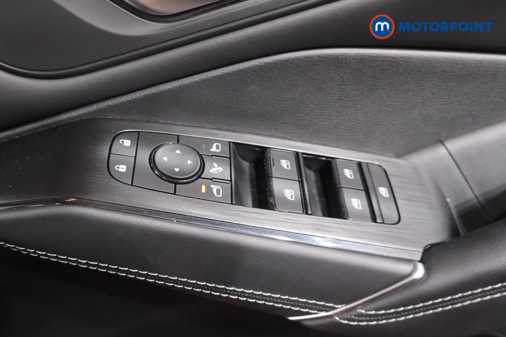 Nissan Qashqai N-Connecta Automatic Petrol-Electric Hybrid SUV - Stock Number (1644518) - 8th supplementary image