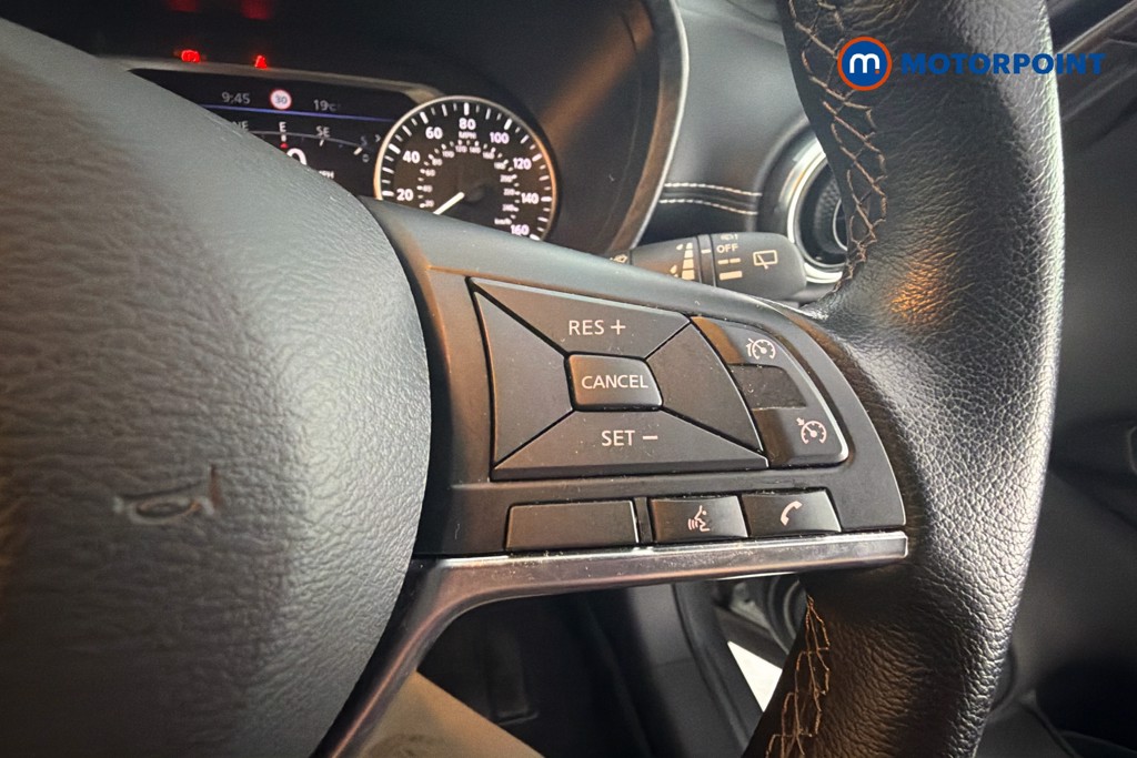 Nissan Juke N-Connecta Automatic Petrol-Electric Hybrid SUV - Stock Number (1644574) - 4th supplementary image