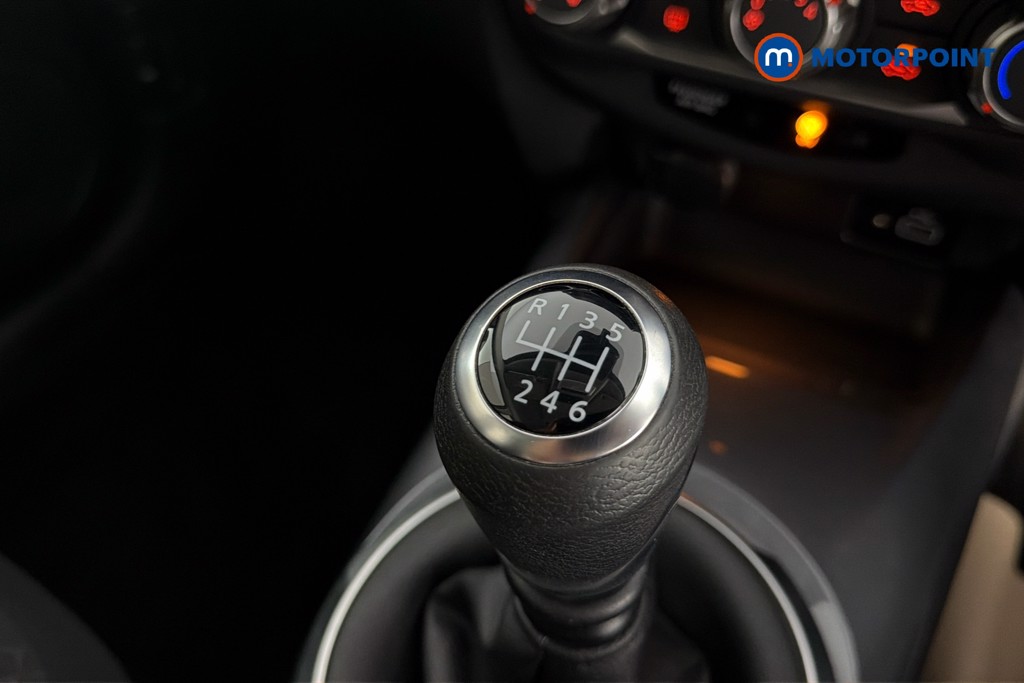 Nissan Juke Acenta Manual Petrol SUV - Stock Number (1644613) - 15th supplementary image