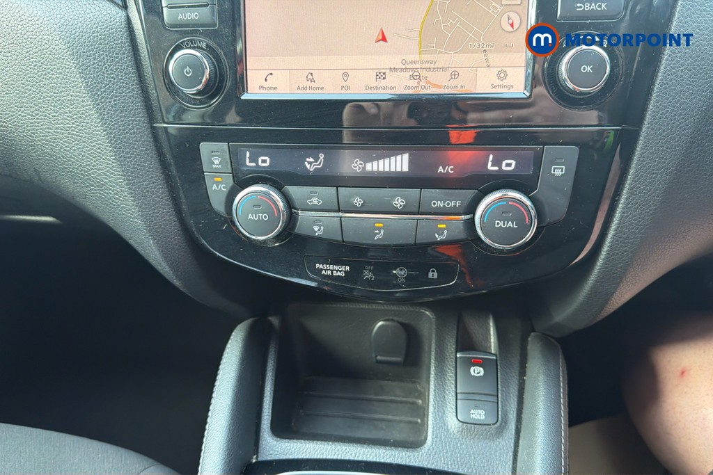 Nissan Qashqai Acenta Premium Manual Petrol SUV - Stock Number (1645670) - 12th supplementary image