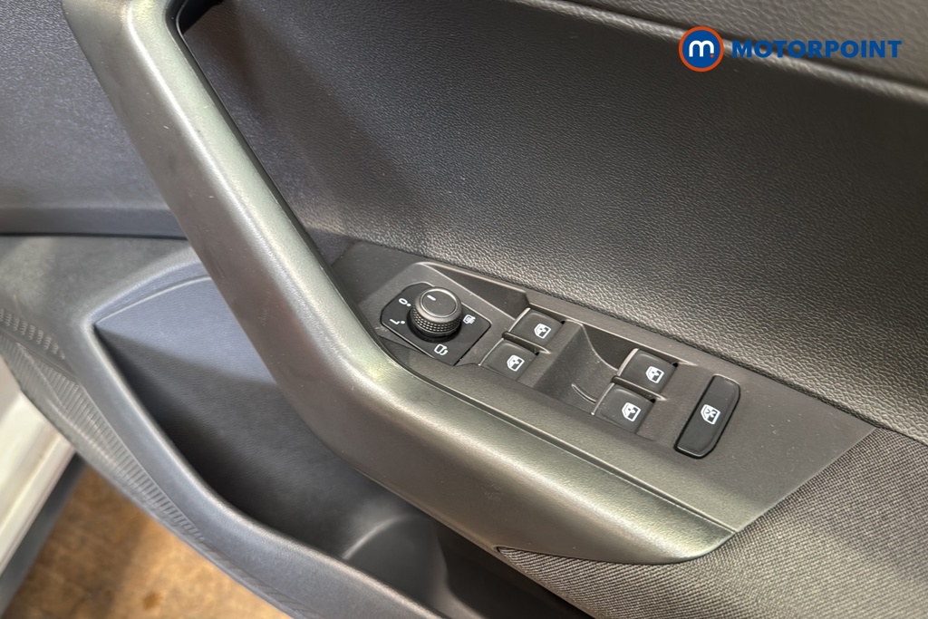 Volkswagen Polo R-Line Automatic Petrol Hatchback - Stock Number (1646651) - 19th supplementary image