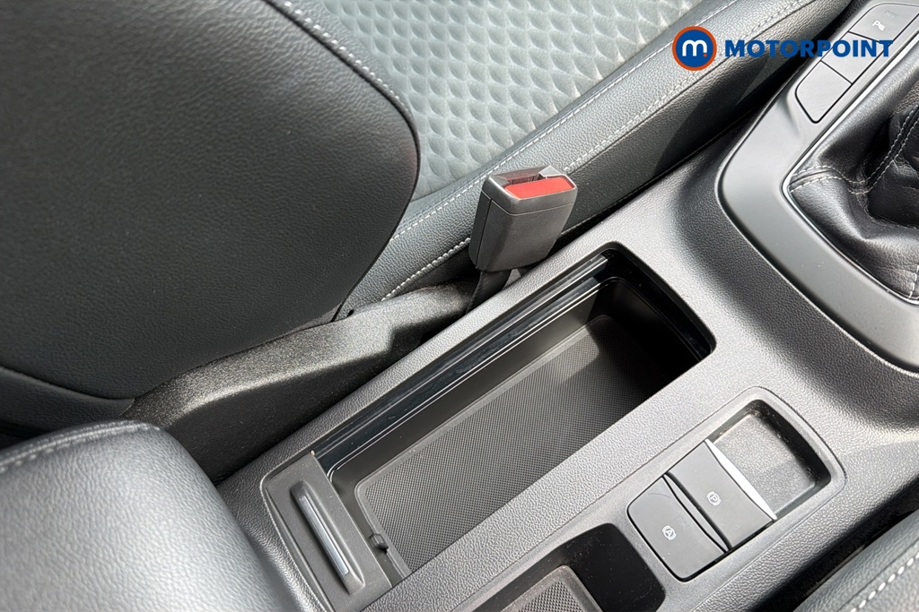 Ford Focus Titanium X Manual Petrol Hatchback - Stock Number (1646784) - 16th supplementary image
