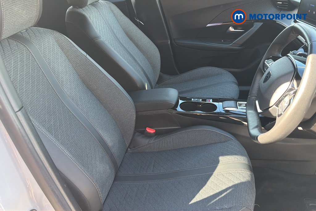 Peugeot 2008 Allure Automatic Petrol SUV - Stock Number (1647563) - 22nd supplementary image