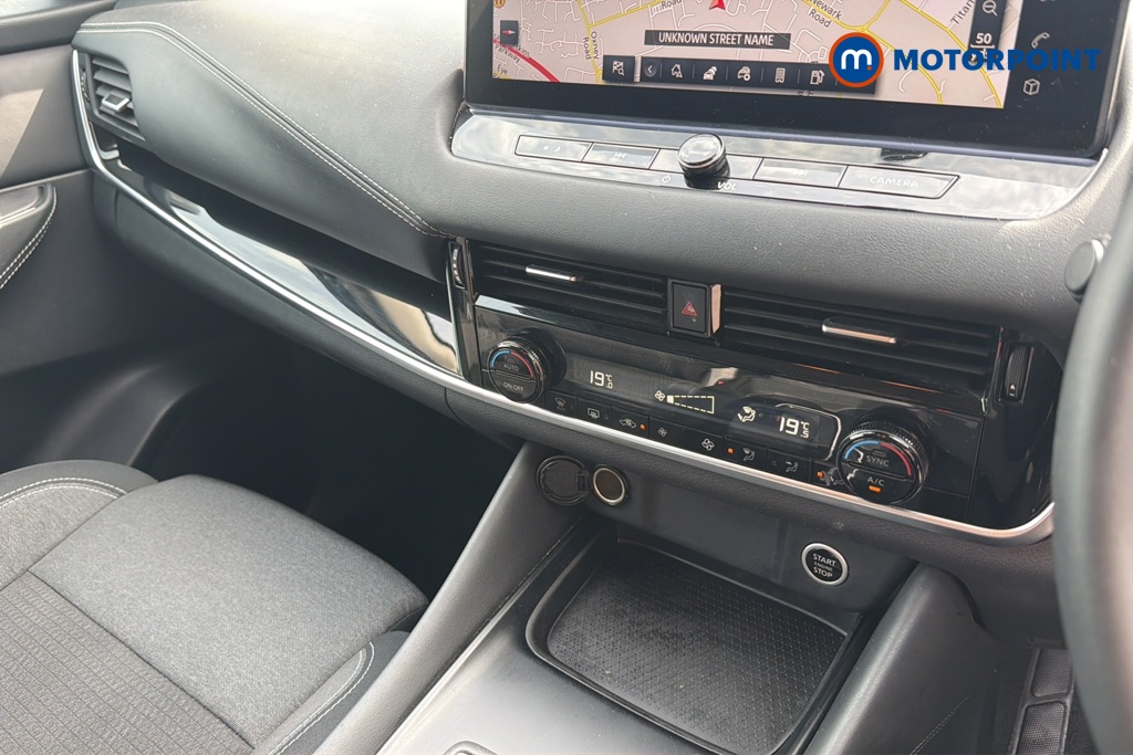 Nissan Qashqai N-Connecta Automatic Petrol SUV - Stock Number (1647756) - 12th supplementary image