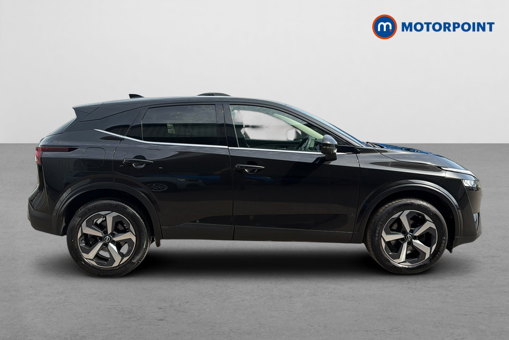 Nissan Qashqai N-Connecta Automatic Petrol SUV - Stock Number (1647756) - Passenger side