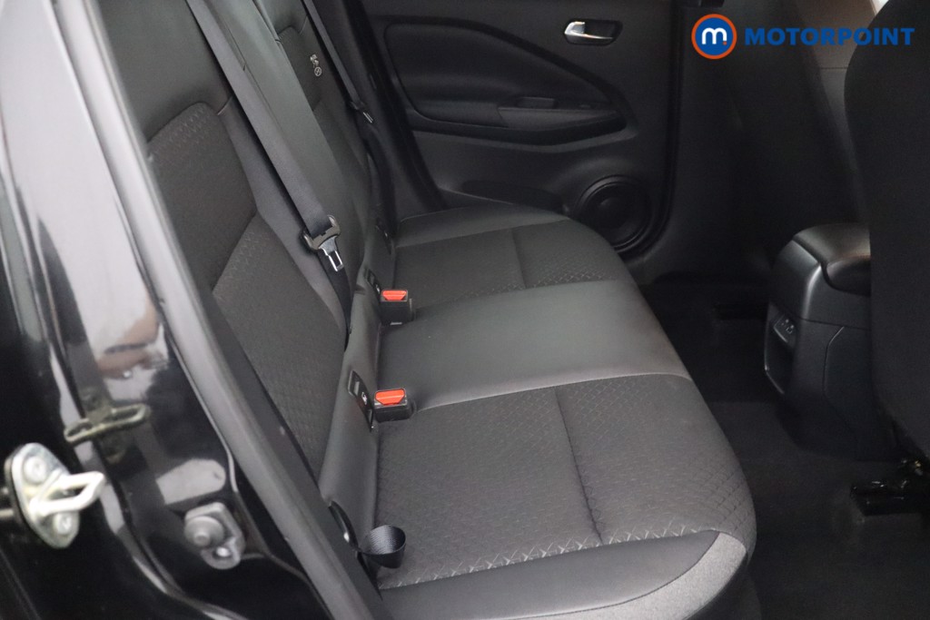 Nissan Juke N-Connecta Manual Petrol SUV - Stock Number (1635866) - 8th supplementary image