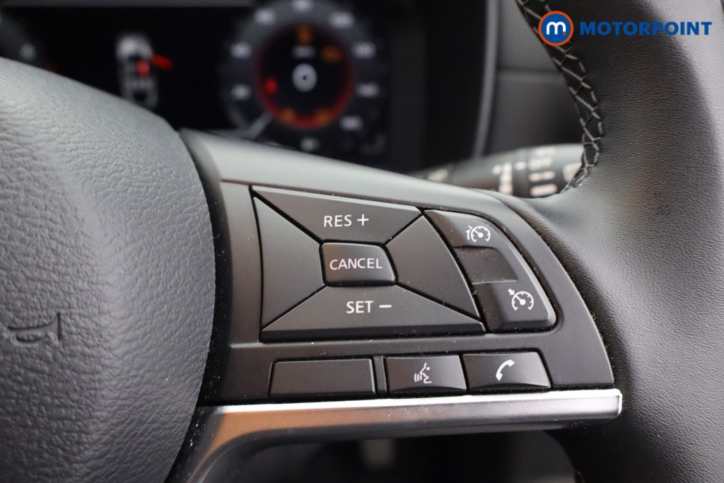 Nissan Juke N-Connecta Manual Petrol SUV - Stock Number (1635866) - 14th supplementary image