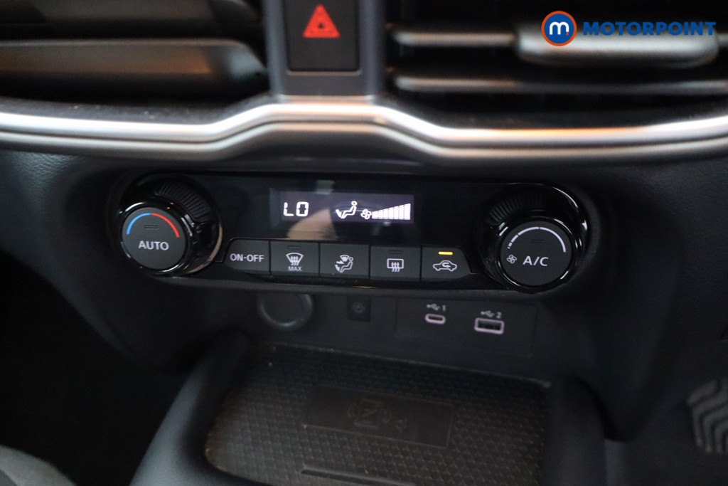 Nissan Juke N-Connecta Manual Petrol SUV - Stock Number (1635866) - 17th supplementary image
