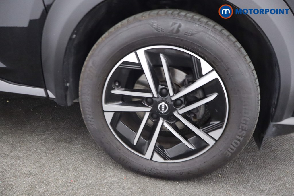 Nissan Juke N-Connecta Manual Petrol SUV - Stock Number (1635866) - 23rd supplementary image