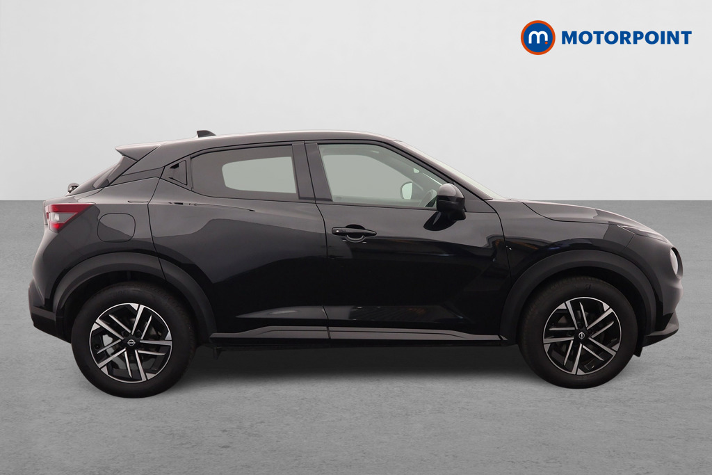 Nissan Juke N-Connecta Manual Petrol SUV - Stock Number (1635866) - Drivers side