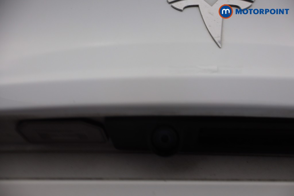 Tesla Model Y Long Range Automatic Electric SUV - Stock Number (1645702) - 4th supplementary image