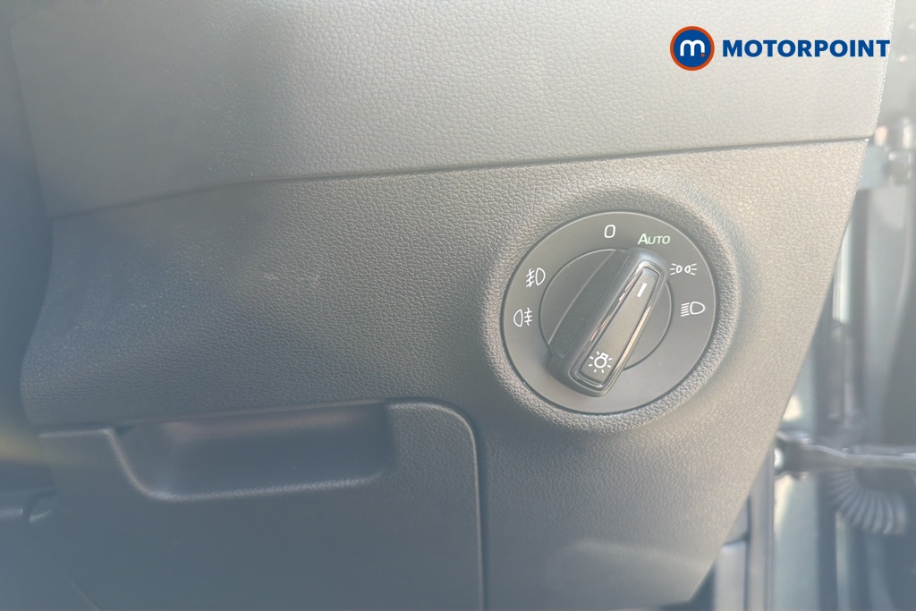 Skoda Karoq Sport Line Automatic Petrol SUV - Stock Number (1645941) - 11th supplementary image