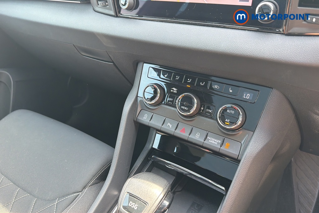 Skoda Karoq Sport Line Automatic Petrol SUV - Stock Number (1645941) - 12th supplementary image