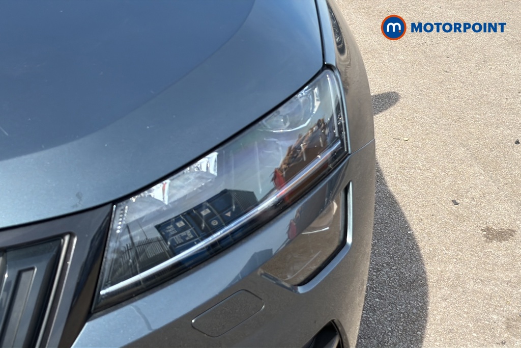 Skoda Karoq Sport Line Automatic Petrol SUV - Stock Number (1645941) - 42nd supplementary image